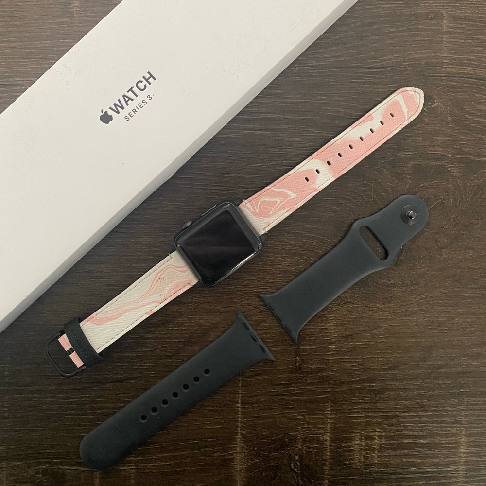 SERIES 3 apple watch with 2 bands black/pink/white